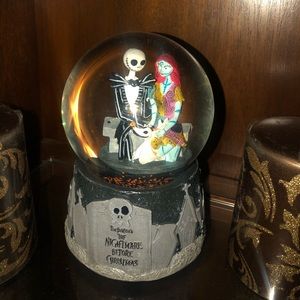 Disney snow glob
